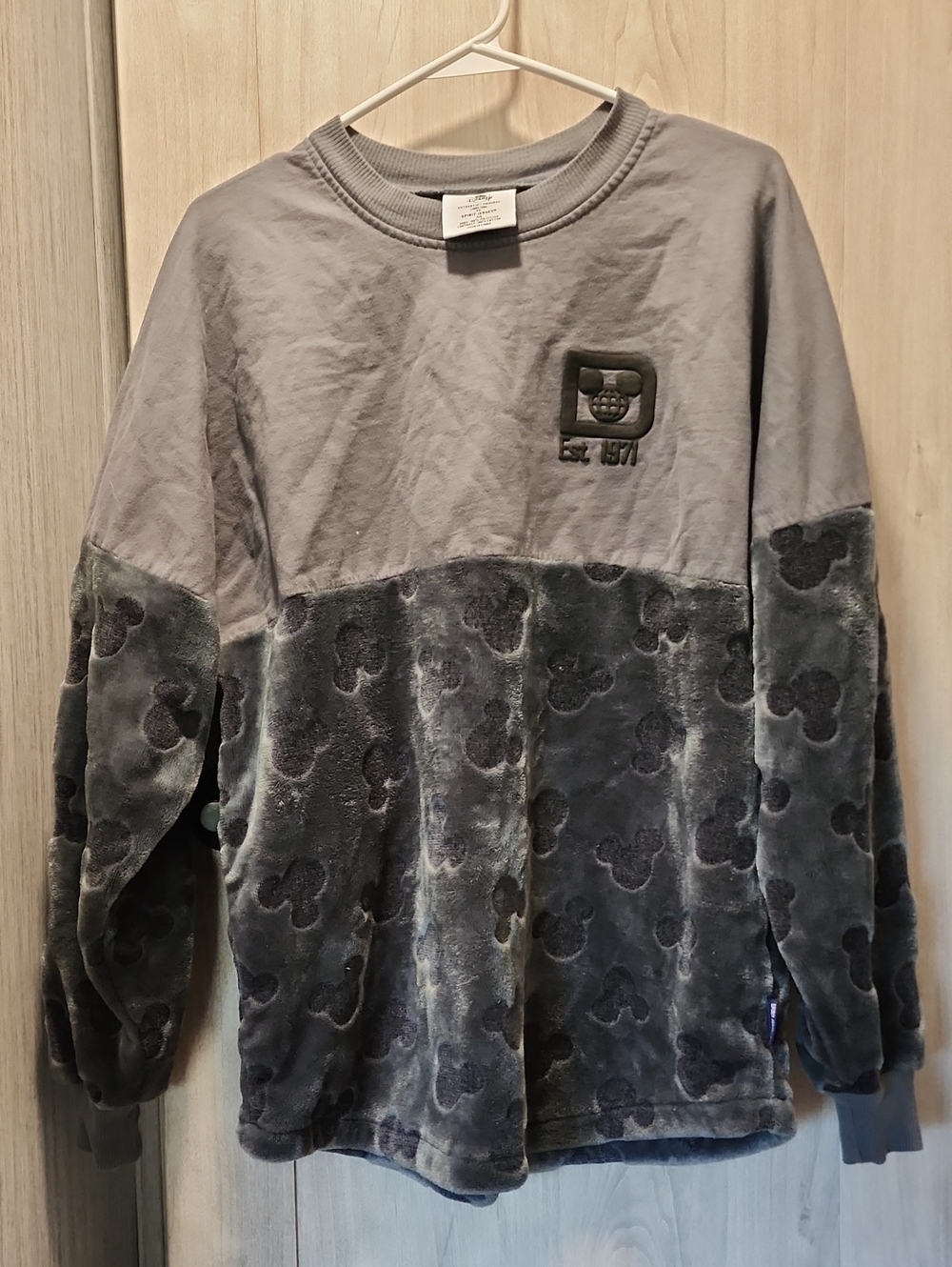 Disney Spirit Jersey Men's Gray Mickey Mouse Fleece Crewneck Pullover Size M